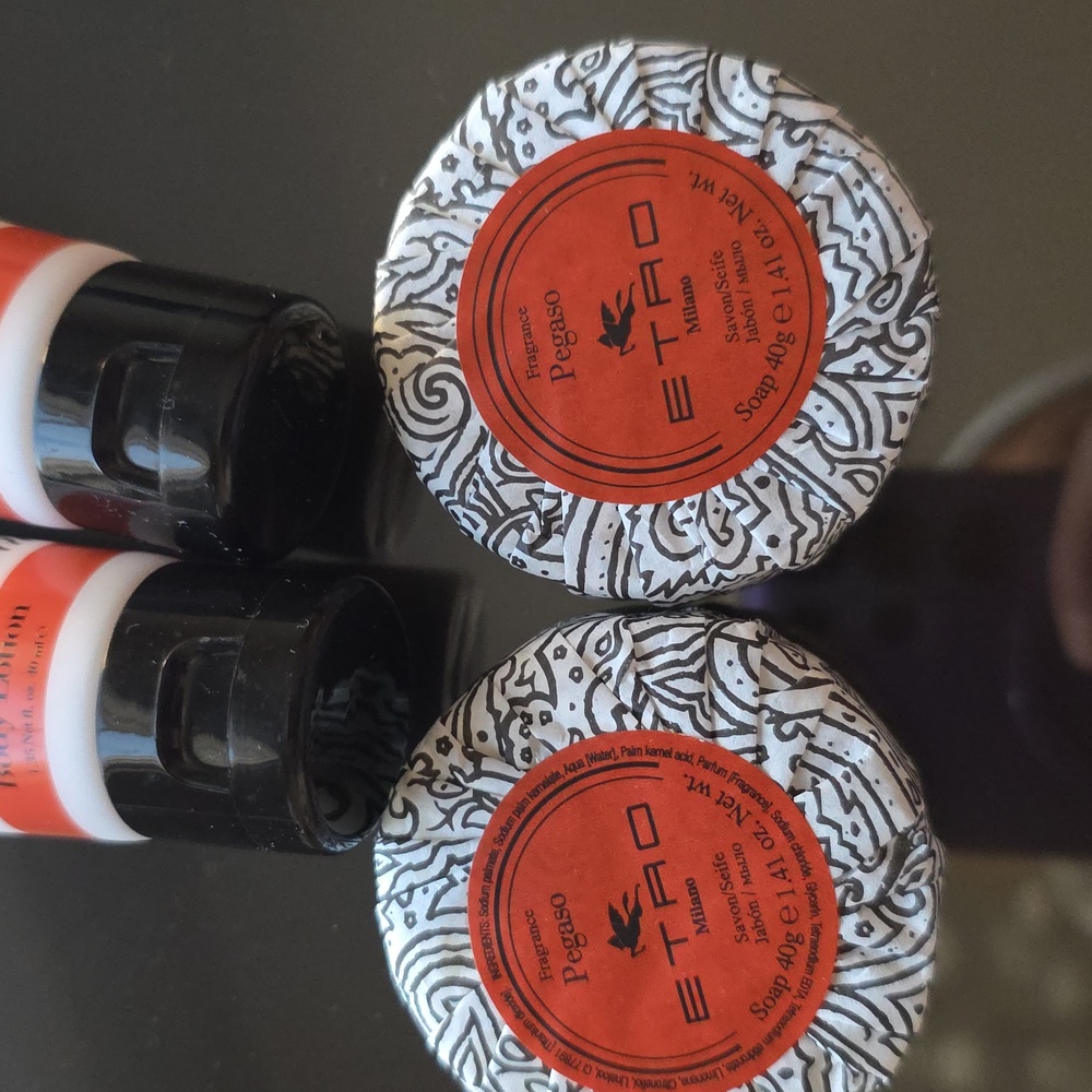 ETRO Pegaso Bath And Body Bundle Body Lotion And Soaps New - Picture 3 of 3